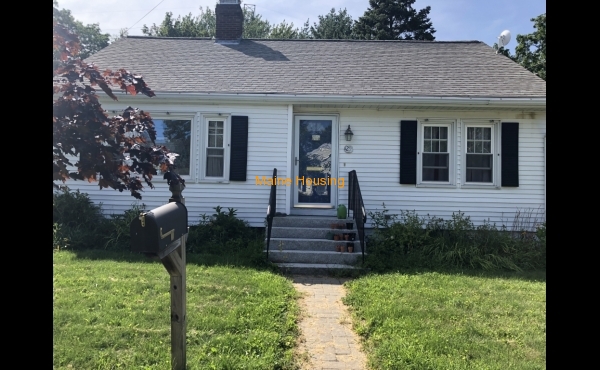 Room Available in Shared House: 29 Scamman St. South Portland, ME 