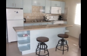 Kitchen with breakfast bar