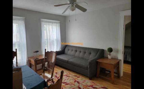 Three Bedroom Apartment: 296 Woodford St. Apt 5 Portland, ME 