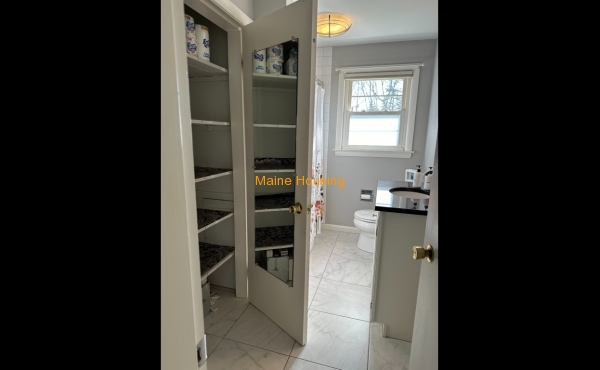 Upstairs Bathroom Upstairs Bathroom