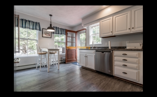 Room Available in Shared House: Willard Beach, South Portland, ME