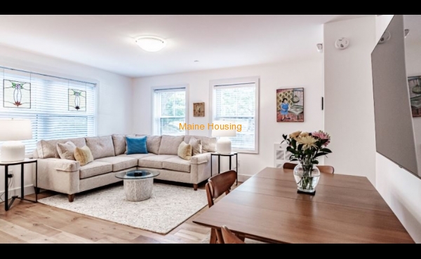 One Bedroom Apartment: 48 Wilmot St. Unit A-1 Portland, ME