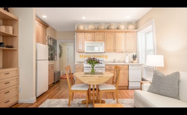 Studio Apartment: 229 Cumberland Ave Apt. 4 Portland, ME