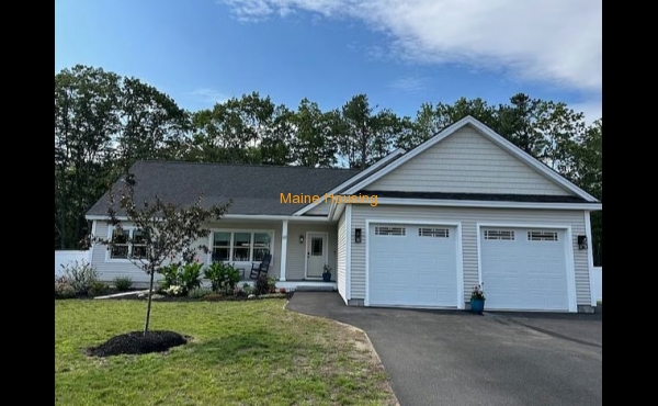 Two Bedroom House: 69 Chamberlain Rd South Portland, ME 04106