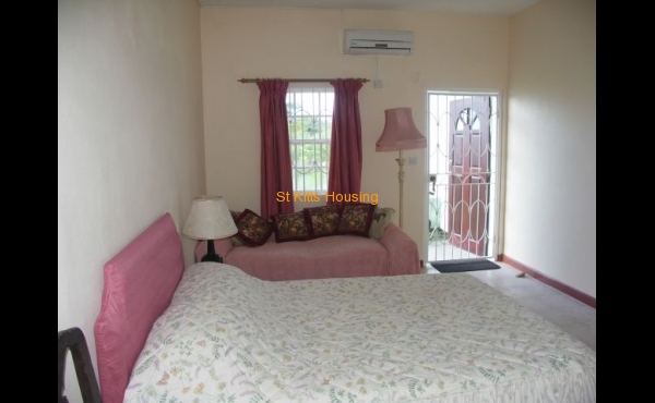 864 Half Moon, Frigate Bay