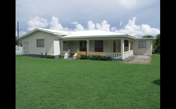  454 Taylors Range, Basseterre