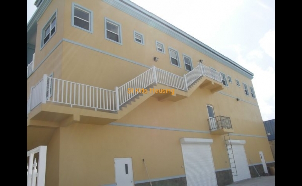  1052 Birdrock - Rams APT